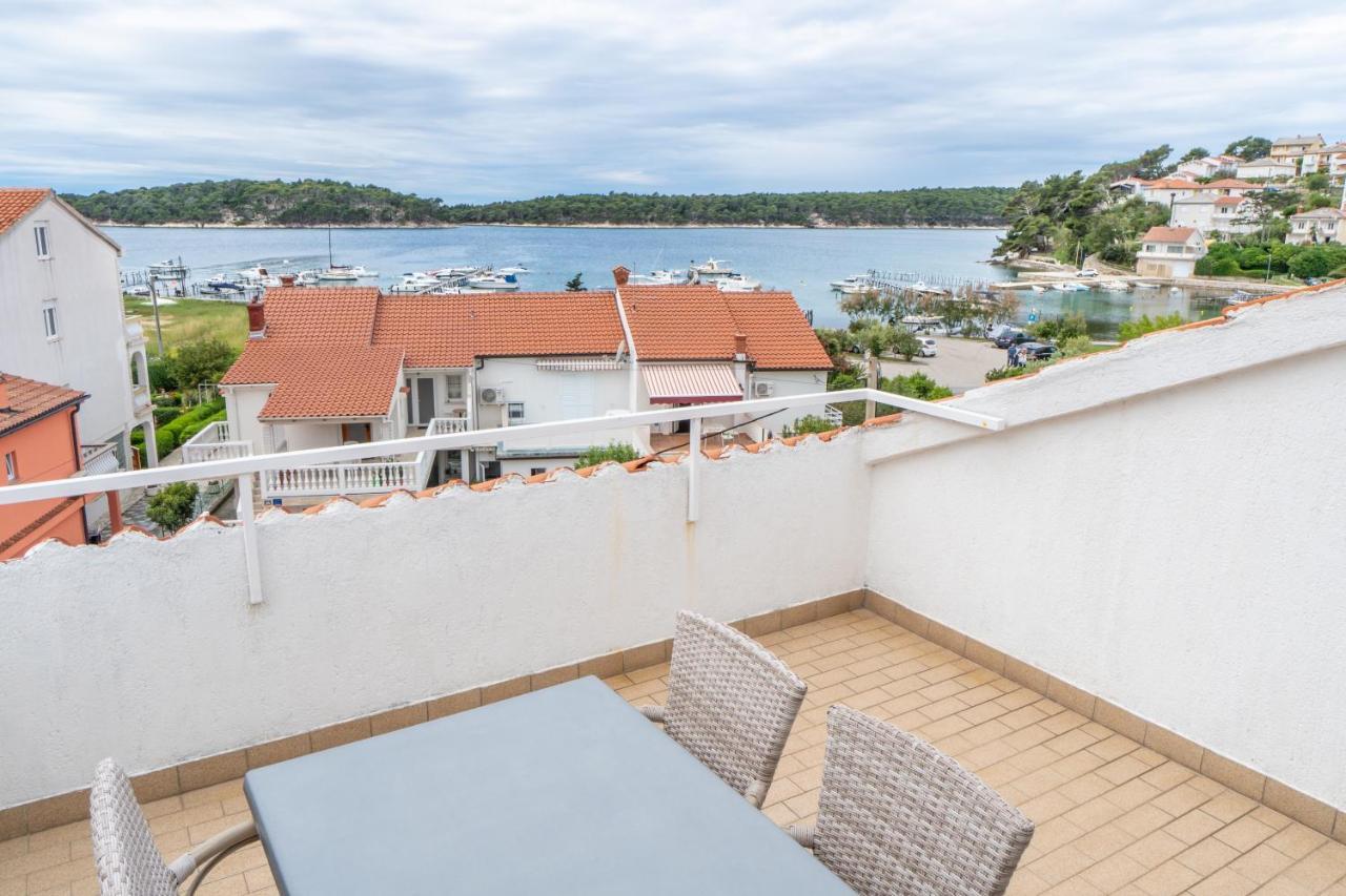 Apartments And Rooms By The Sea Palit, Rab - 5010 Екстер'єр фото