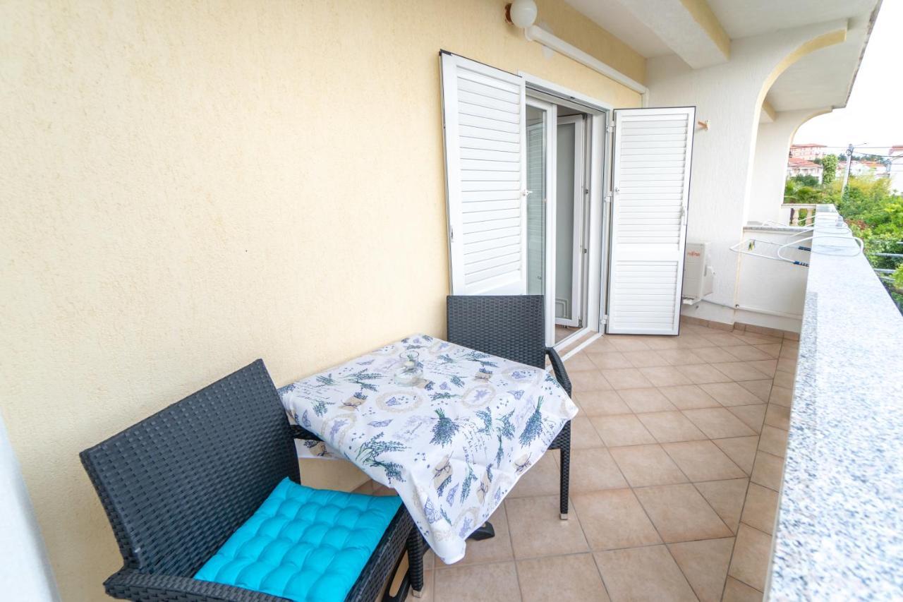 Apartments And Rooms By The Sea Palit, Rab - 5010 Екстер'єр фото