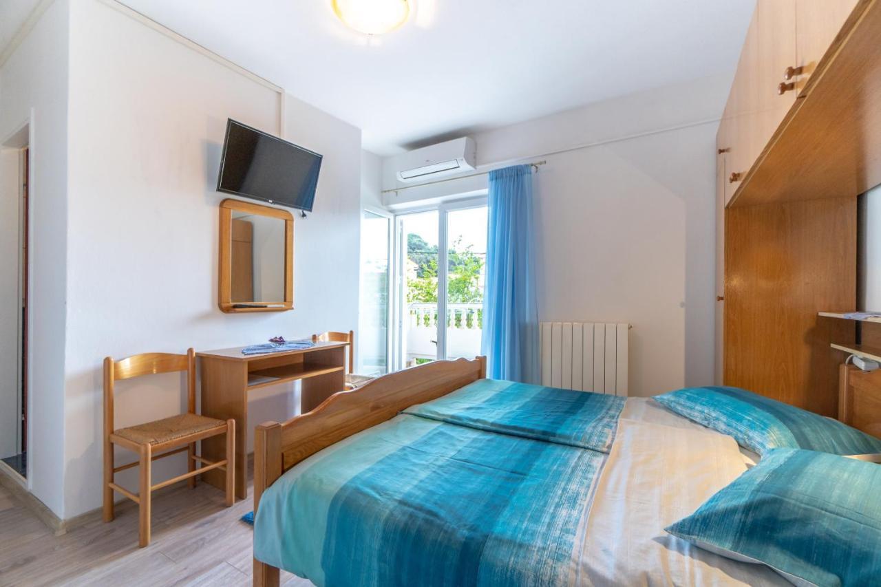 Apartments And Rooms By The Sea Palit, Rab - 5010 Екстер'єр фото