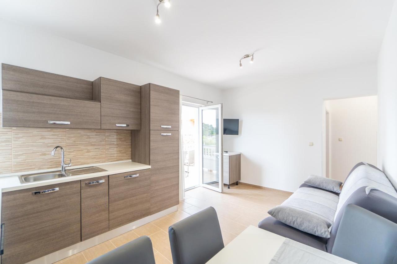 Apartments And Rooms By The Sea Palit, Rab - 5010 Екстер'єр фото