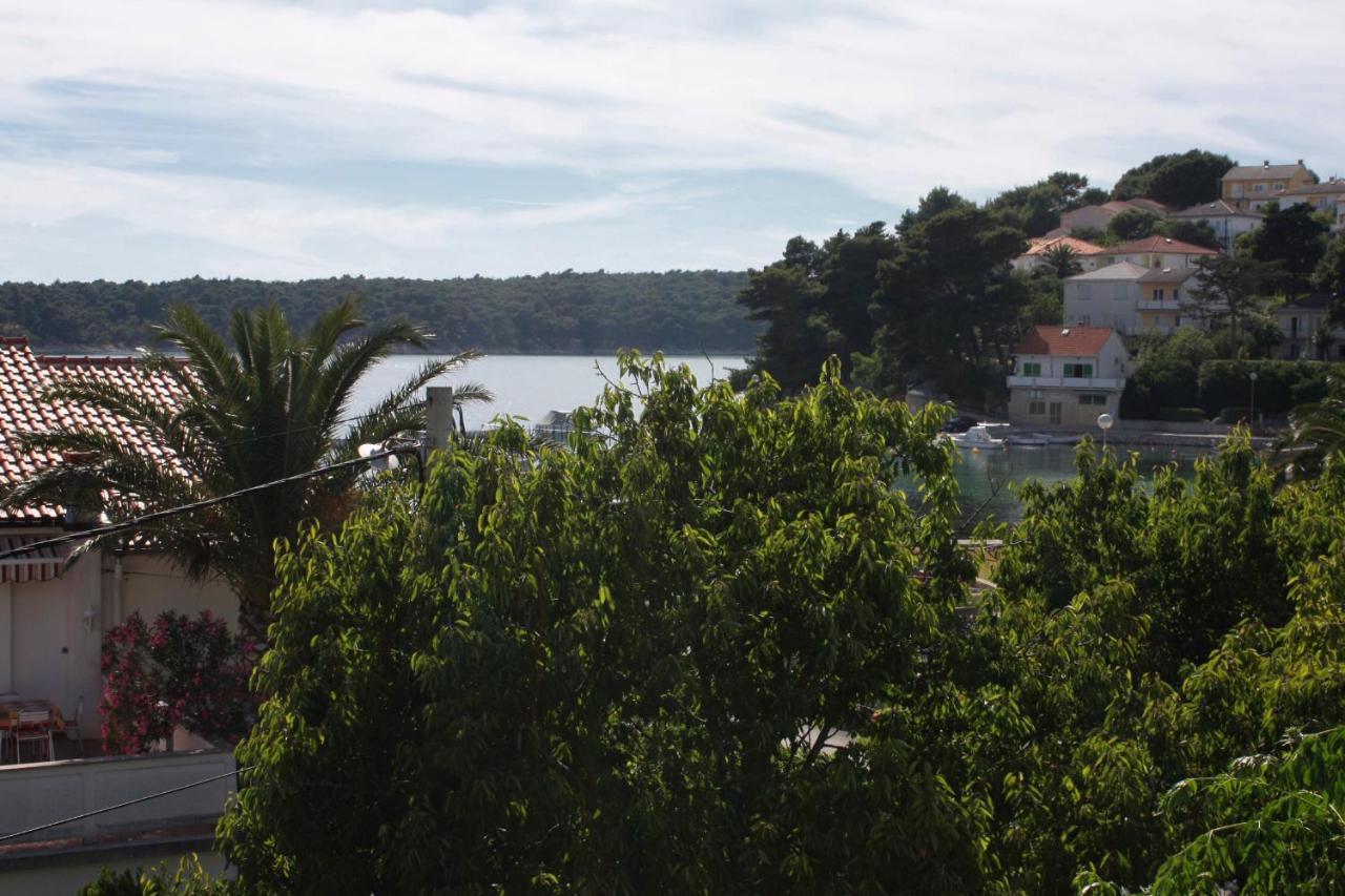 Apartments And Rooms By The Sea Palit, Rab - 5010 Екстер'єр фото
