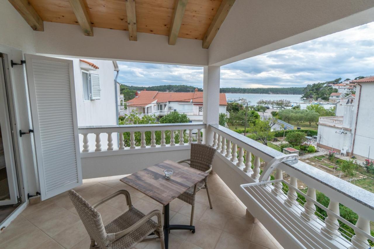 Apartments And Rooms By The Sea Palit, Rab - 5010 Екстер'єр фото