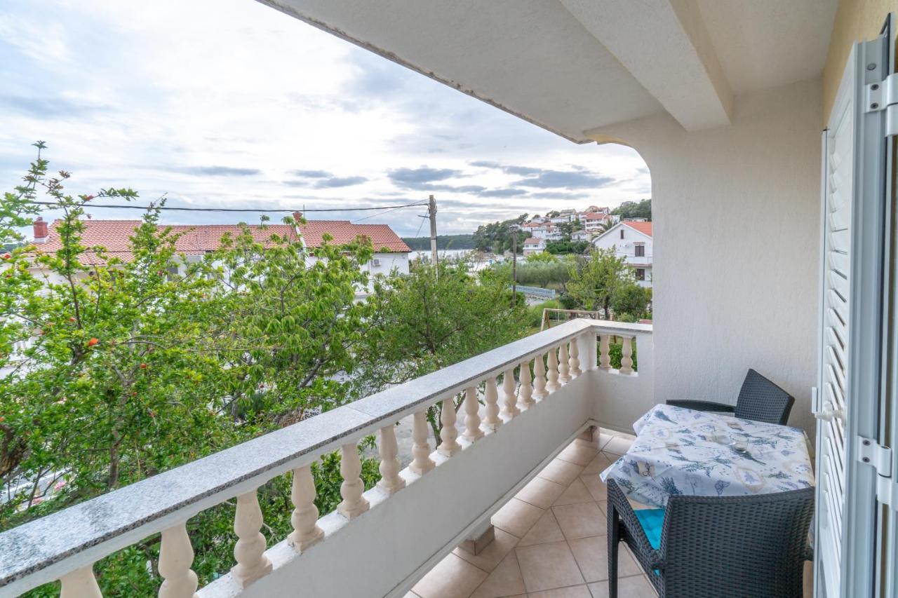 Apartments And Rooms By The Sea Palit, Rab - 5010 Екстер'єр фото