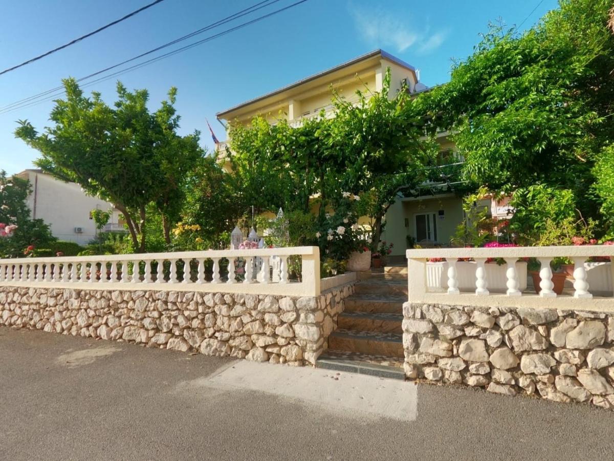 Apartments And Rooms By The Sea Palit, Rab - 5010 Екстер'єр фото